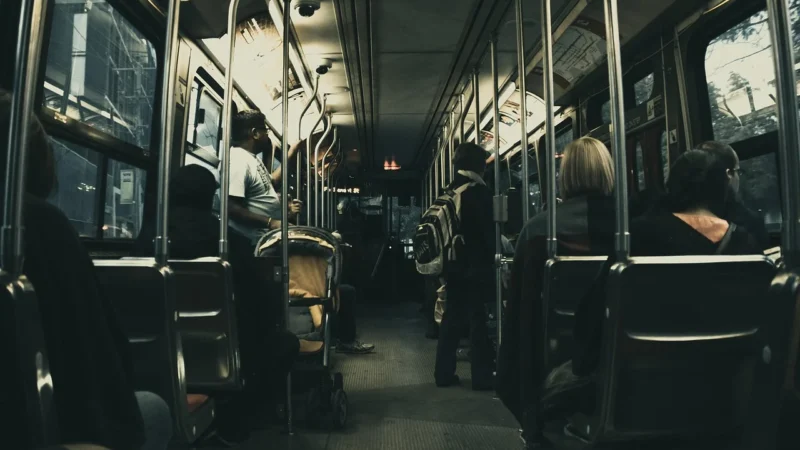 Bezpečnostní opatření při cestování autobusem